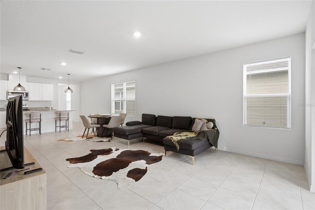 For Sale: $319,000 (3 beds, 2 baths, 1625 Square Feet)