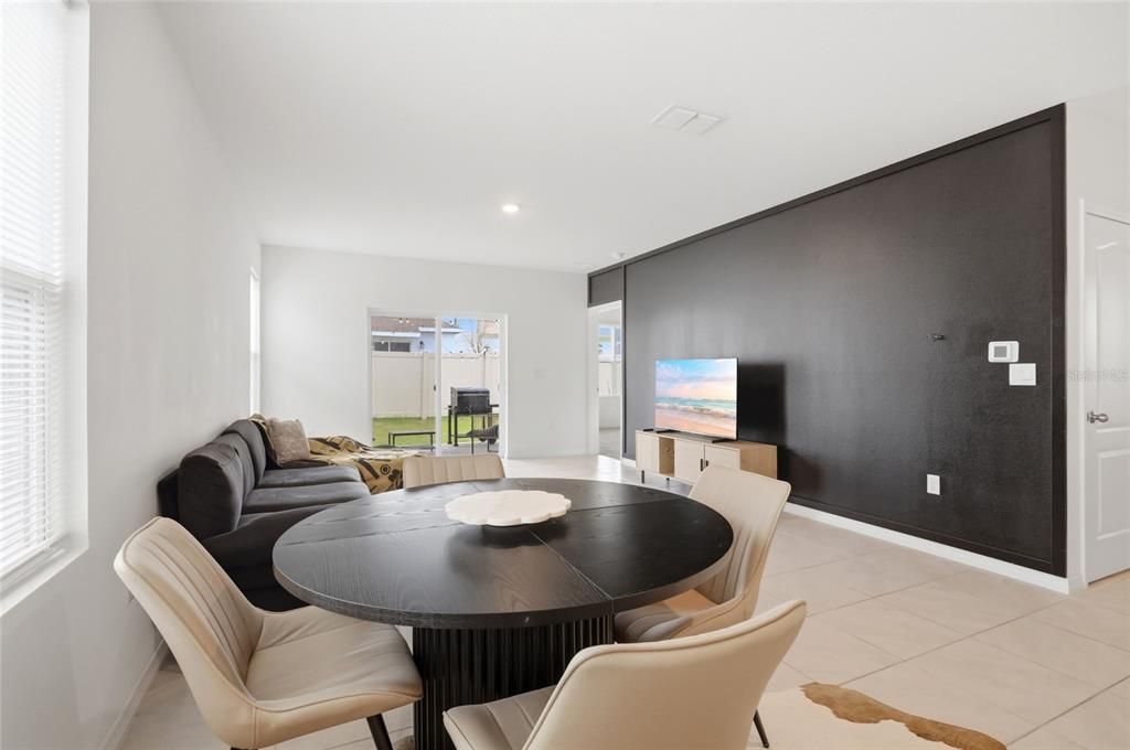 For Sale: $319,000 (3 beds, 2 baths, 1625 Square Feet)