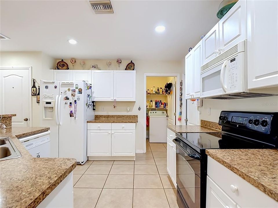 For Sale: $280,000 (3 beds, 2 baths, 1408 Square Feet)