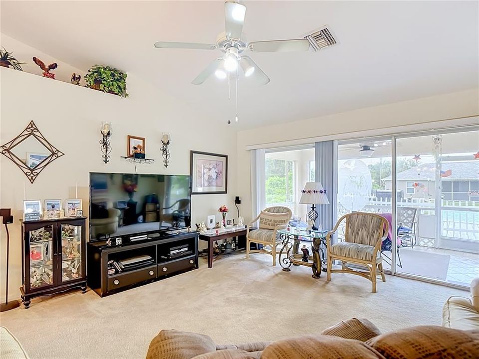 For Sale: $280,000 (3 beds, 2 baths, 1408 Square Feet)