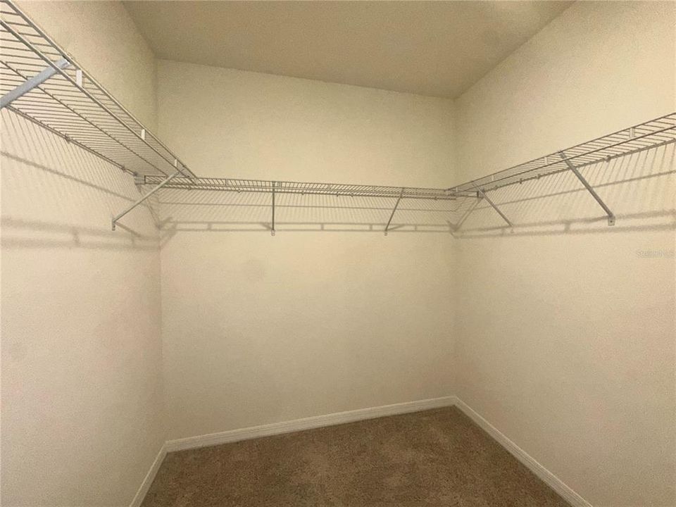 For Rent: $2,450 (4 beds, 2 baths, 1846 Square Feet)