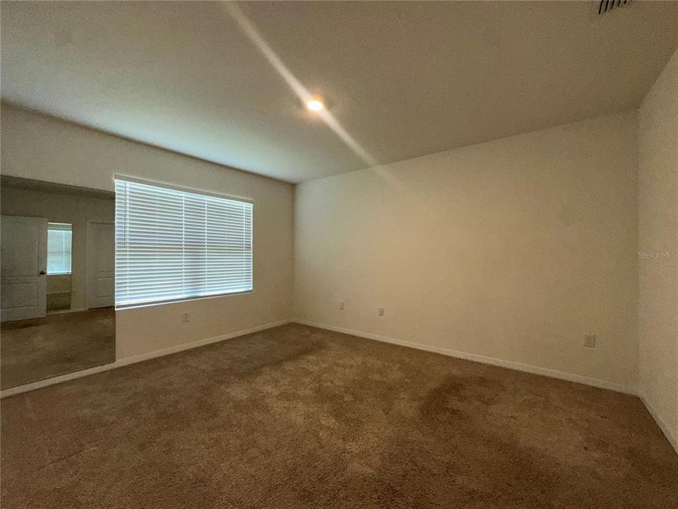 For Rent: $2,450 (4 beds, 2 baths, 1846 Square Feet)