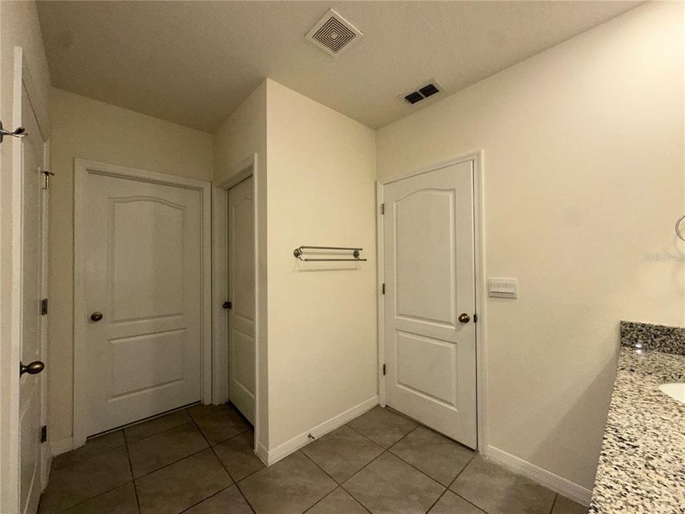 For Rent: $2,450 (4 beds, 2 baths, 1846 Square Feet)