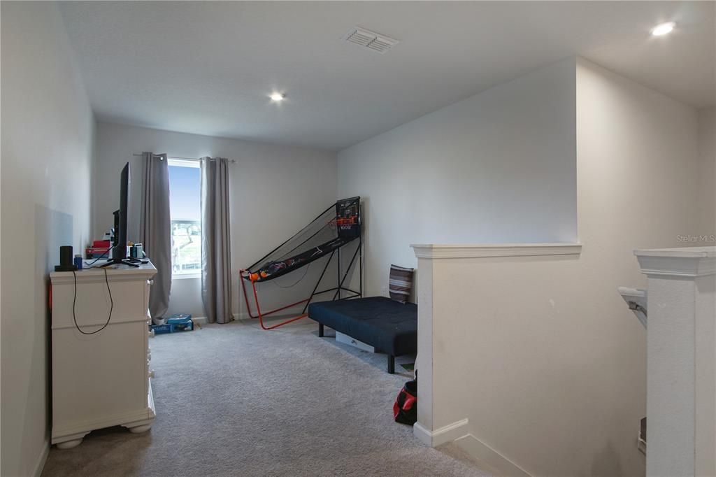 For Rent: $2,100 (4 beds, 2 baths, 2232 Square Feet)