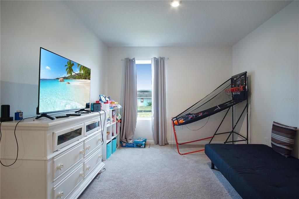 For Rent: $2,100 (4 beds, 2 baths, 2232 Square Feet)