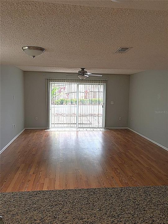 В аренду: $2,495 (2 спален, 2 ванн, 1376 Квадратных фут)
