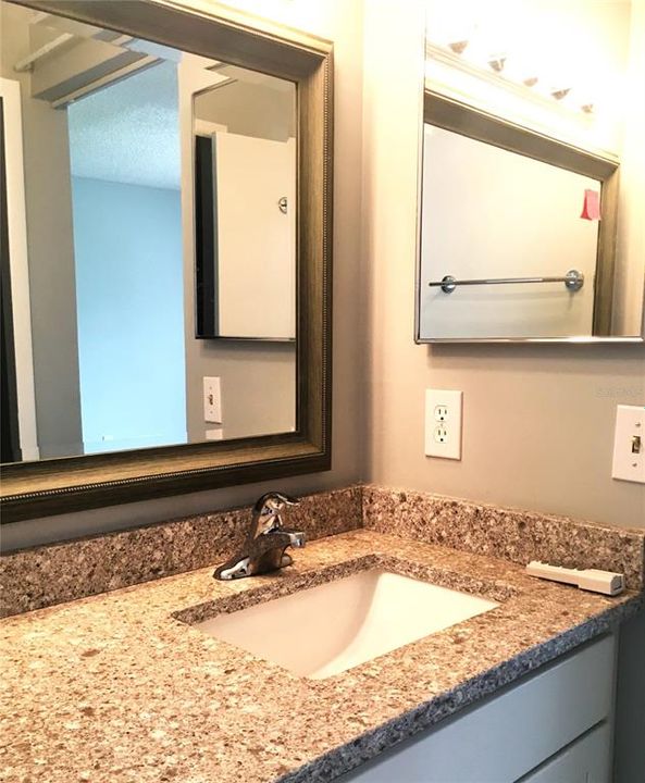 В аренду: $2,495 (2 спален, 2 ванн, 1376 Квадратных фут)