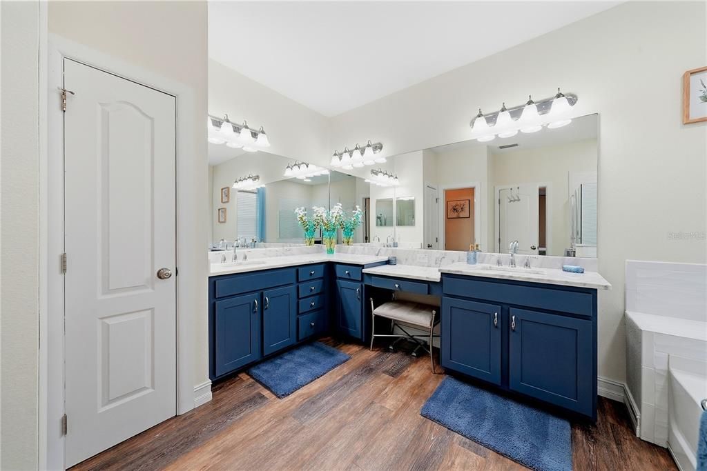 For Sale: $499,999 (4 beds, 3 baths, 2449 Square Feet)