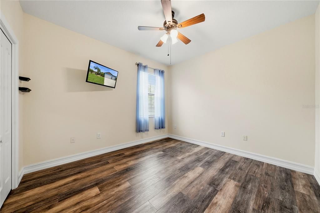 For Sale: $499,999 (4 beds, 3 baths, 2449 Square Feet)