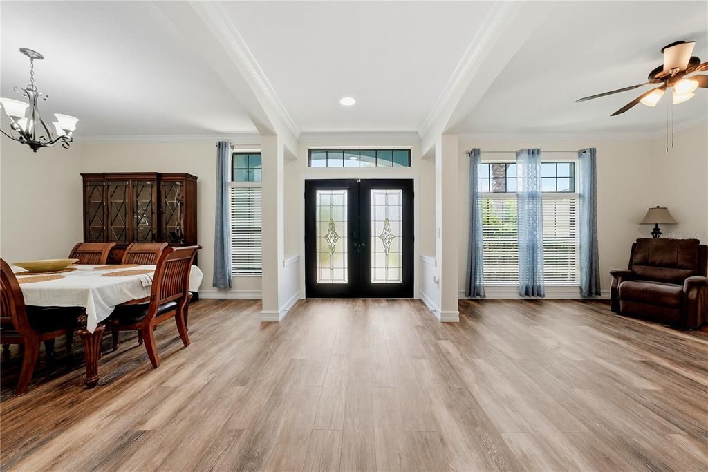 For Sale: $499,999 (4 beds, 3 baths, 2449 Square Feet)