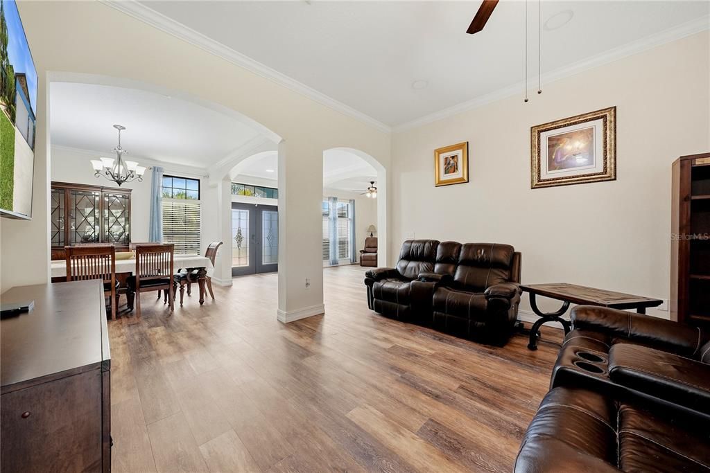 For Sale: $499,999 (4 beds, 3 baths, 2449 Square Feet)