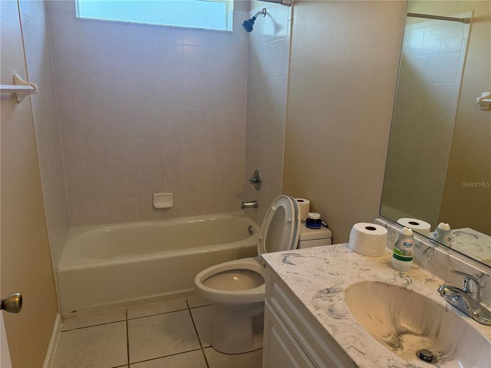 For Rent: $1,800 (3 beds, 2 baths, 1700 Square Feet)