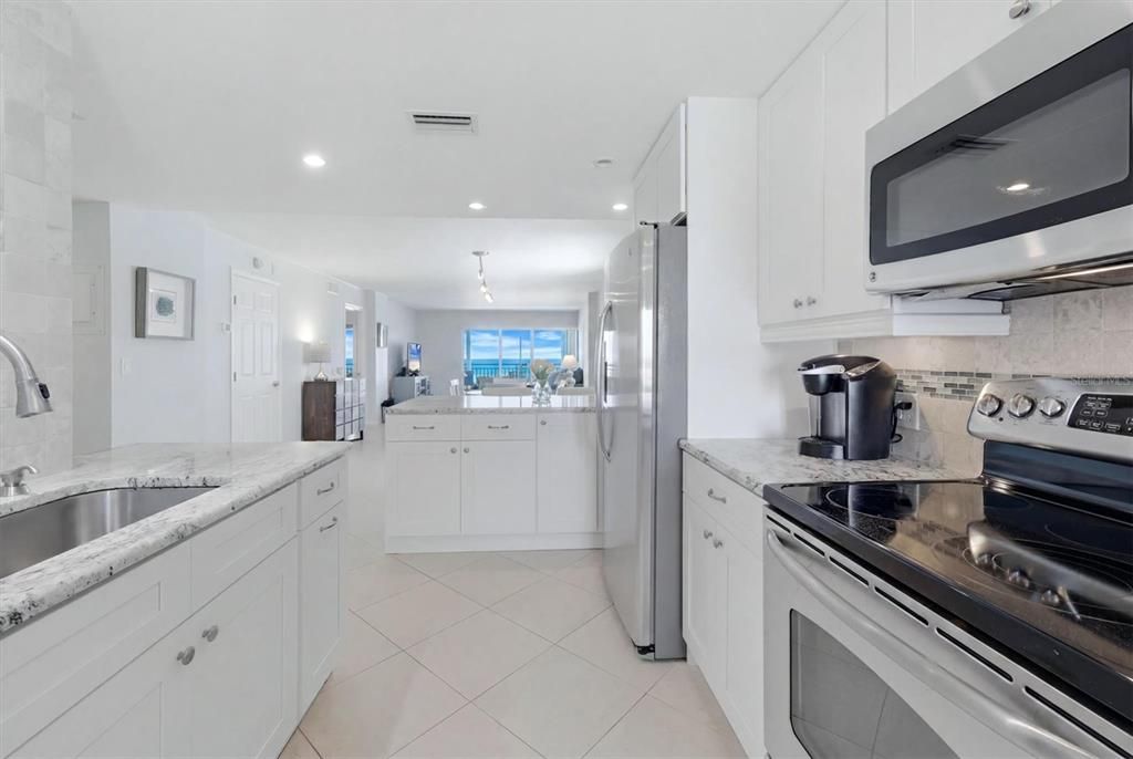 For Sale: $1,199,000 (2 beds, 2 baths, 1282 Square Feet)