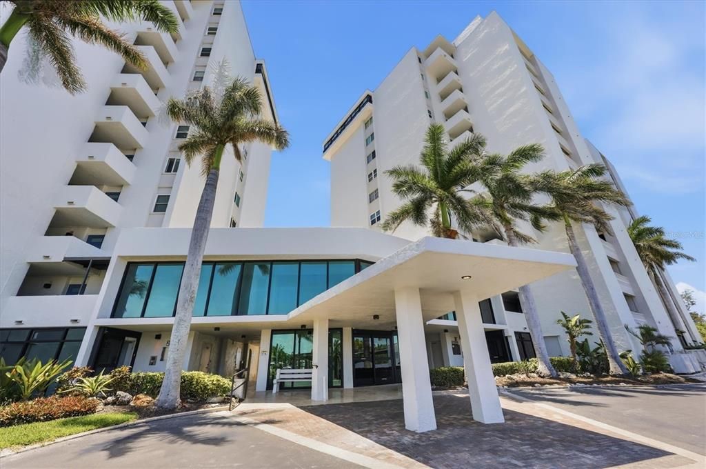For Sale: $1,199,000 (2 beds, 2 baths, 1282 Square Feet)