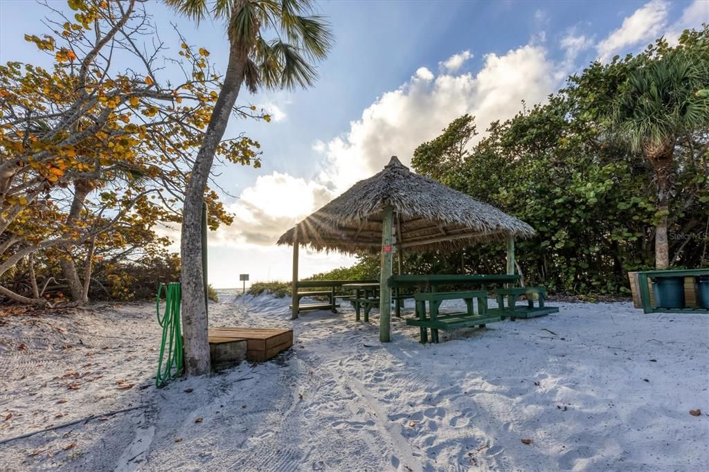 For Sale: $1,199,000 (2 beds, 2 baths, 1282 Square Feet)