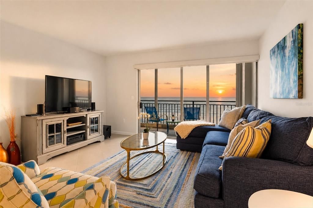 For Sale: $1,199,000 (2 beds, 2 baths, 1282 Square Feet)