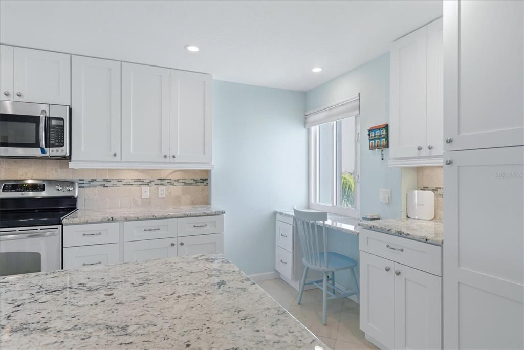 For Sale: $1,199,000 (2 beds, 2 baths, 1282 Square Feet)