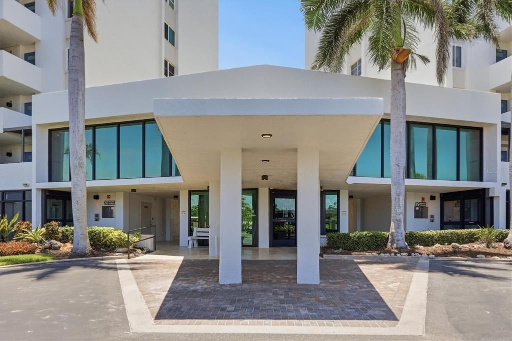 For Sale: $1,199,000 (2 beds, 2 baths, 1282 Square Feet)