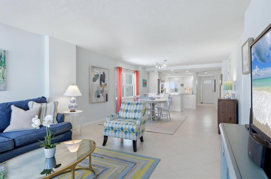 For Sale: $1,199,000 (2 beds, 2 baths, 1282 Square Feet)