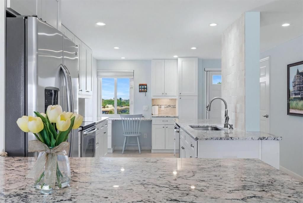 For Sale: $1,199,000 (2 beds, 2 baths, 1282 Square Feet)