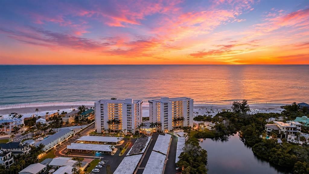 For Sale: $1,199,000 (2 beds, 2 baths, 1282 Square Feet)