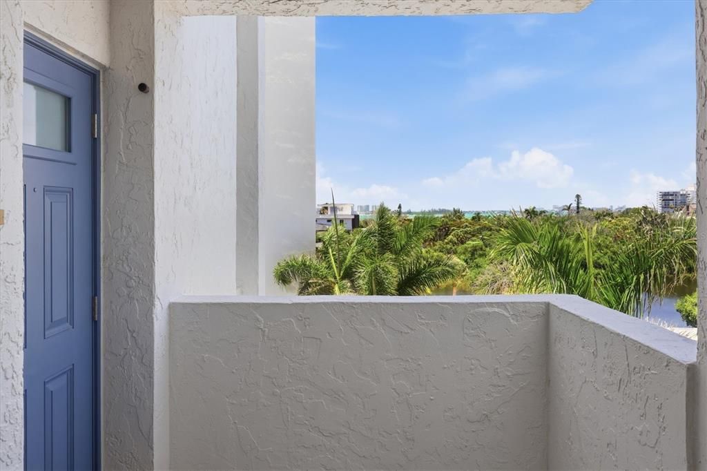 For Sale: $1,199,000 (2 beds, 2 baths, 1282 Square Feet)