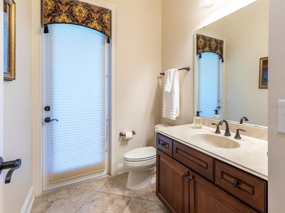 For Sale: $935,000 (4 beds, 3 baths, 4053 Square Feet)