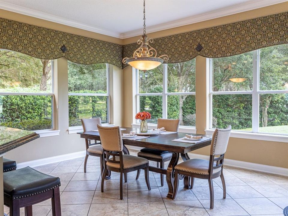 For Sale: $935,000 (4 beds, 3 baths, 4053 Square Feet)