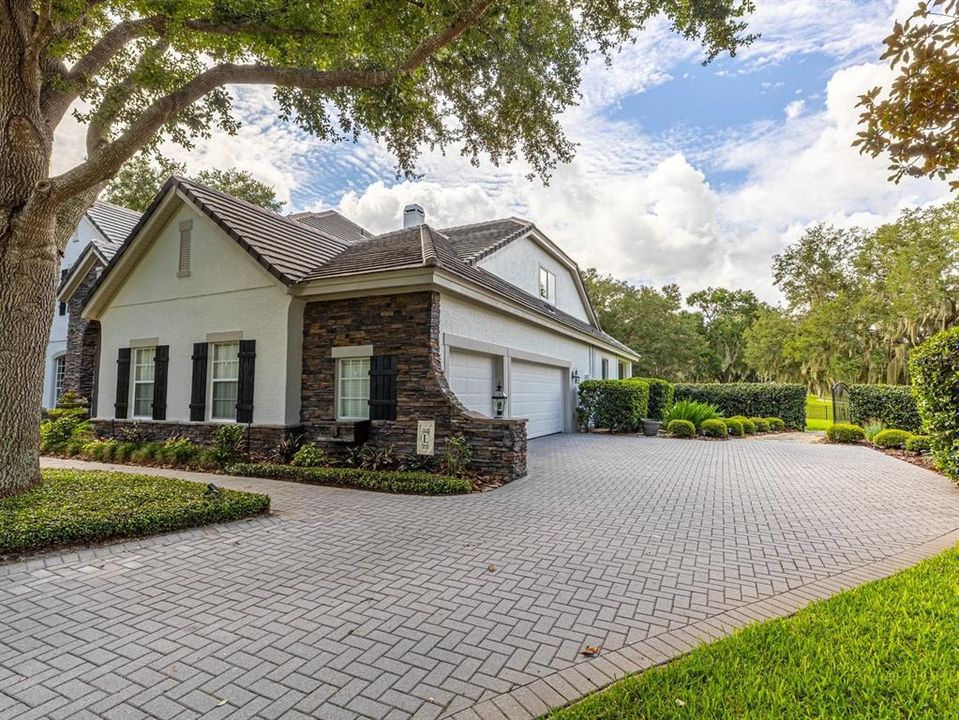 For Sale: $935,000 (4 beds, 3 baths, 4053 Square Feet)