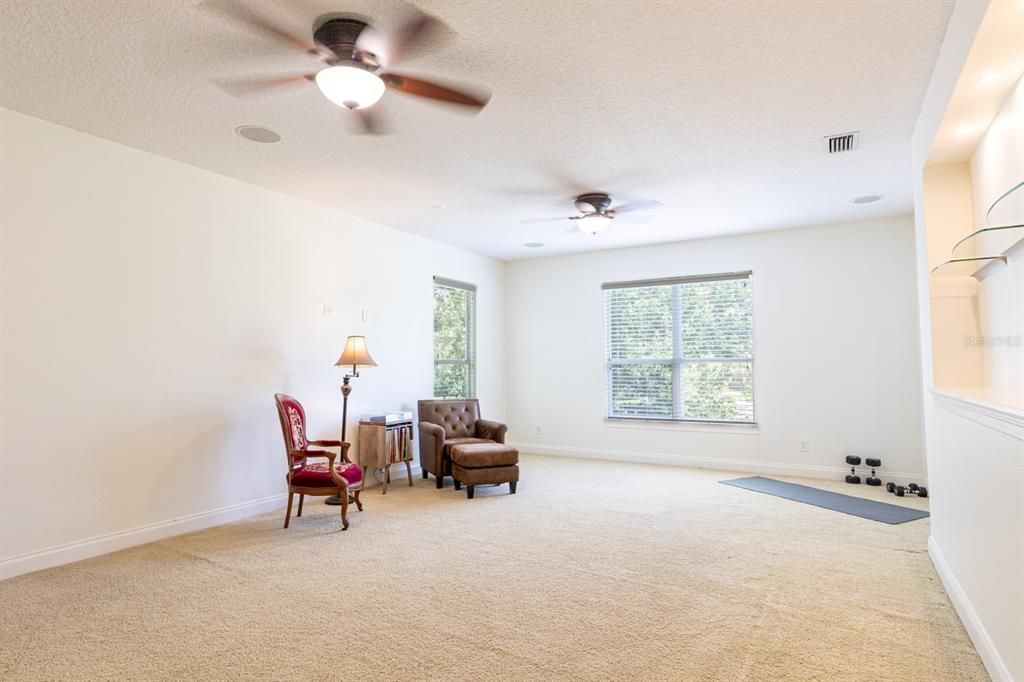 For Sale: $935,000 (4 beds, 3 baths, 4053 Square Feet)