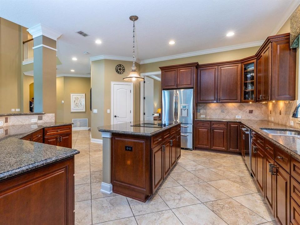 For Sale: $935,000 (4 beds, 3 baths, 4053 Square Feet)