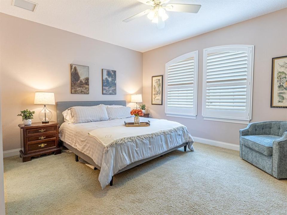 For Sale: $935,000 (4 beds, 3 baths, 4053 Square Feet)