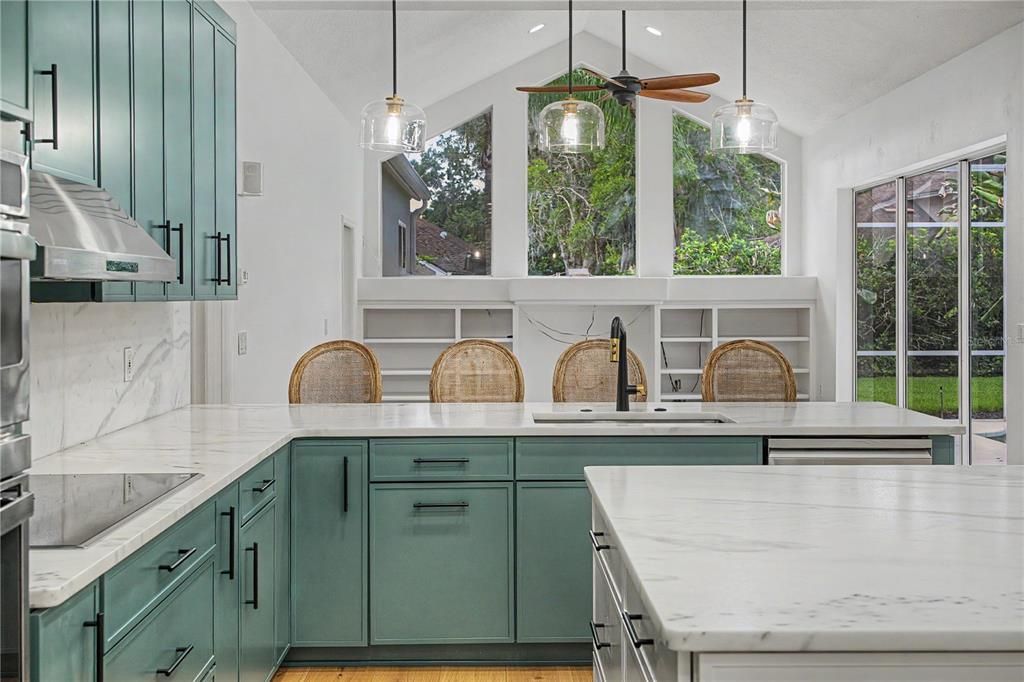 En Venta: $1,065,000 (5 camas, 3 baños, 3042 Pies cuadrados)