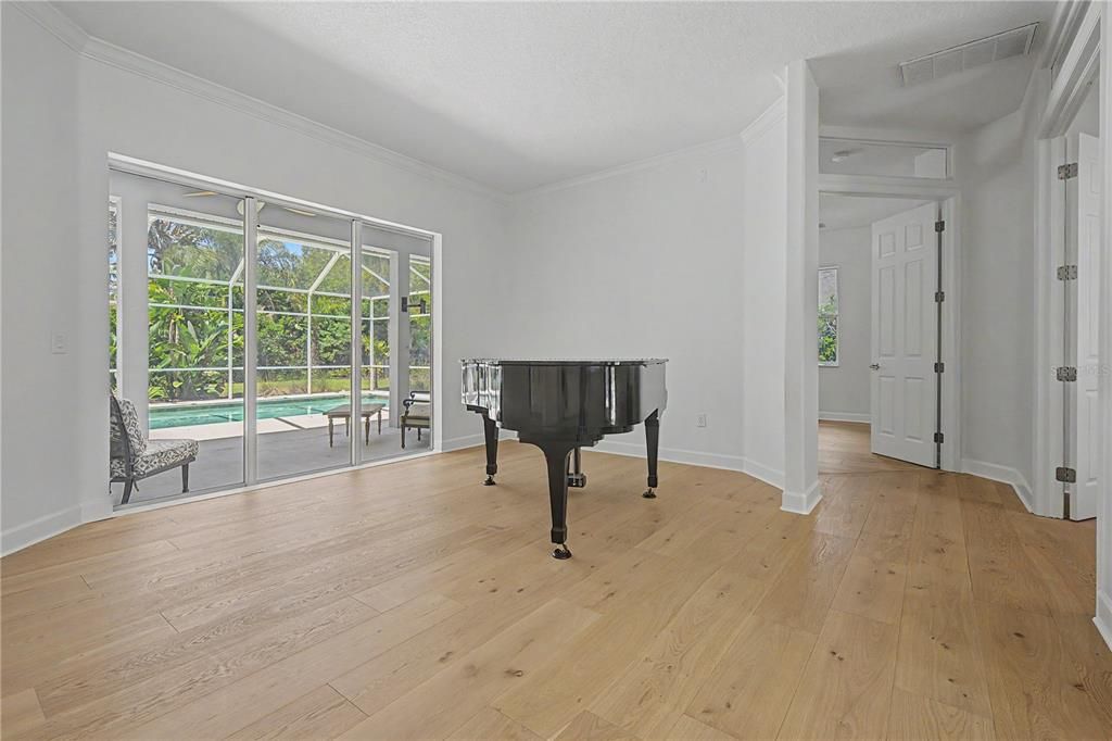 En Venta: $1,065,000 (5 camas, 3 baños, 3042 Pies cuadrados)