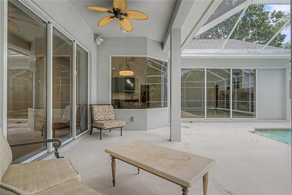 En Venta: $1,065,000 (5 camas, 3 baños, 3042 Pies cuadrados)