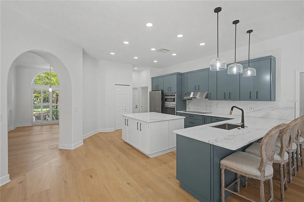 En Venta: $1,065,000 (5 camas, 3 baños, 3042 Pies cuadrados)