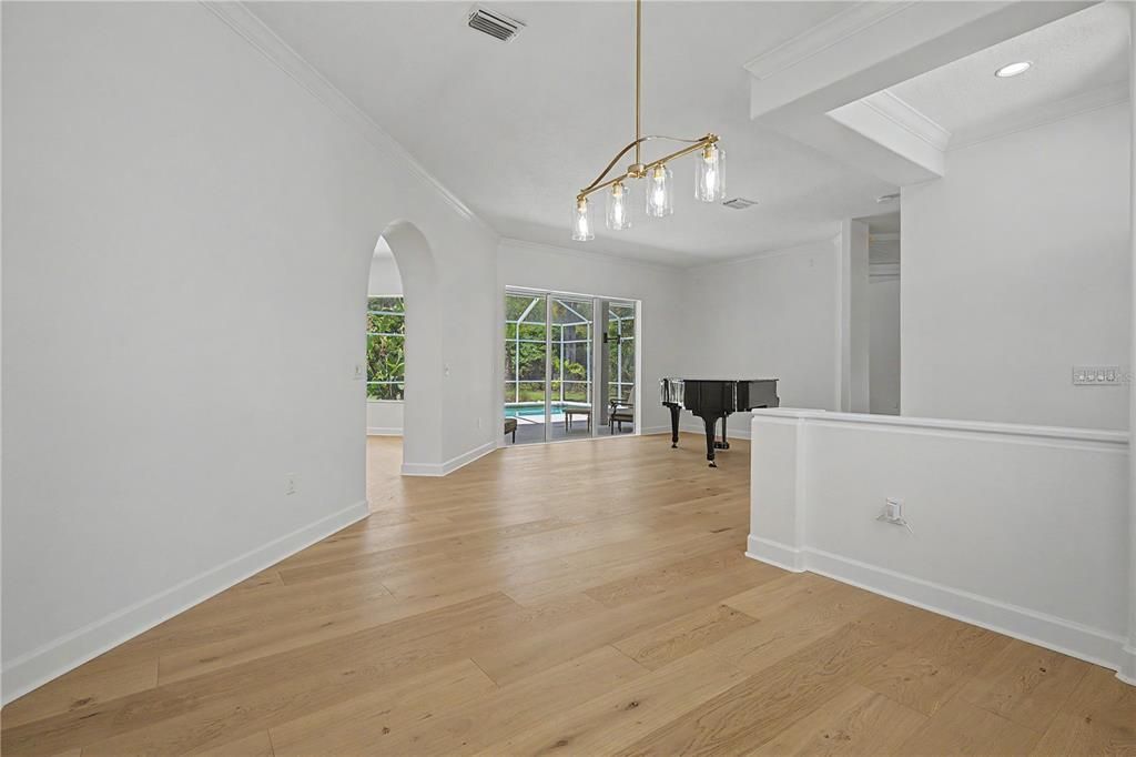 En Venta: $1,065,000 (5 camas, 3 baños, 3042 Pies cuadrados)