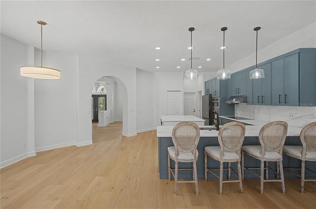 En Venta: $1,065,000 (5 camas, 3 baños, 3042 Pies cuadrados)