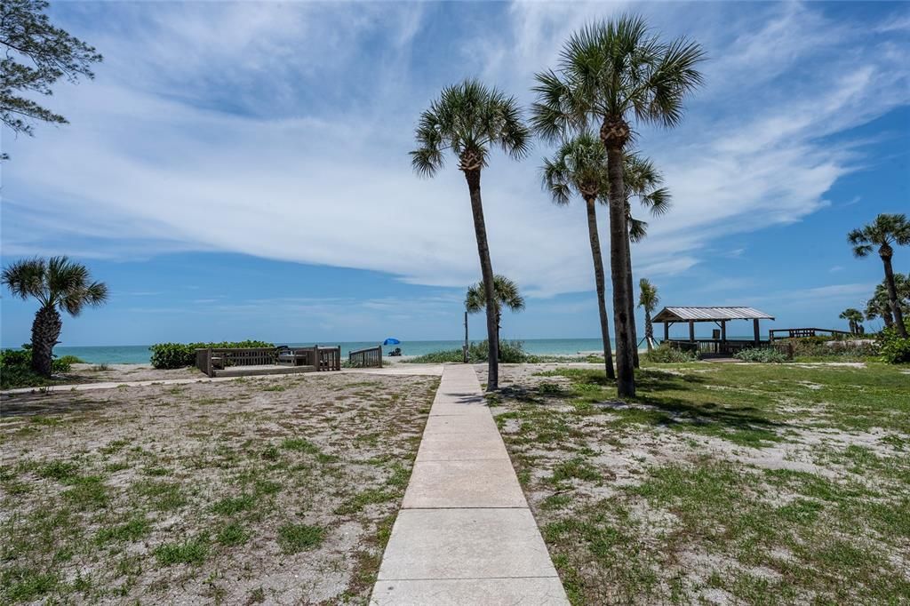 For Sale: $320,000 (1 beds, 1 baths, 480 Square Feet)