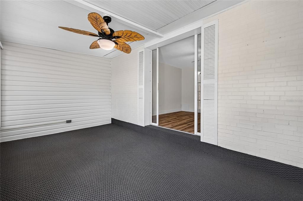 For Sale: $320,000 (1 beds, 1 baths, 480 Square Feet)