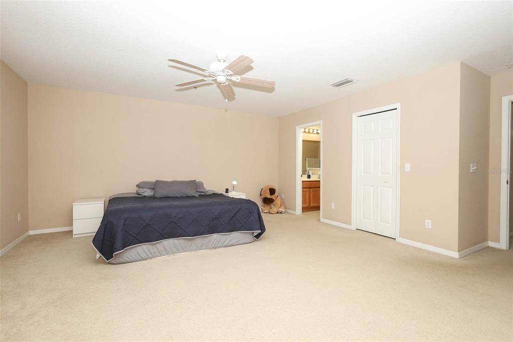 For Sale: $329,040 (3 beds, 2 baths, 1914 Square Feet)