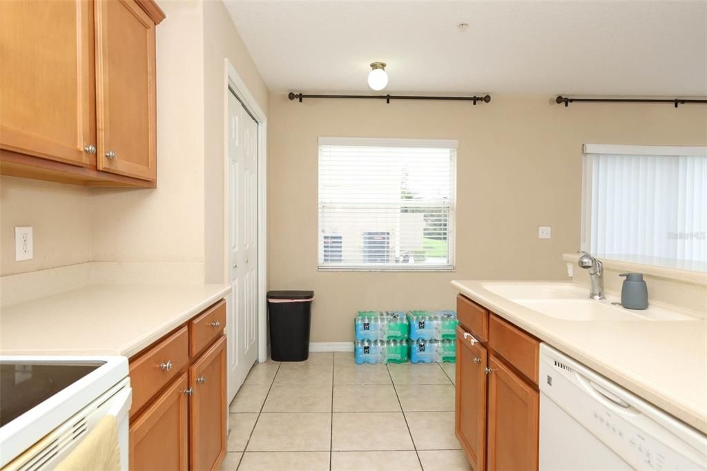 For Sale: $329,040 (3 beds, 2 baths, 1914 Square Feet)