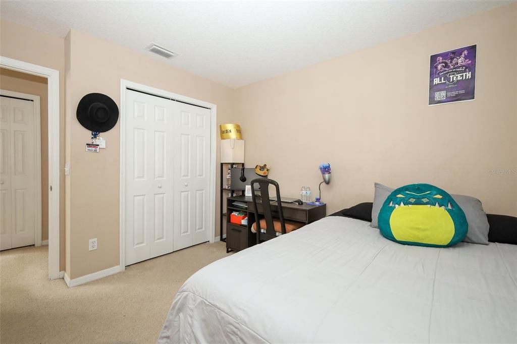 For Sale: $329,040 (3 beds, 2 baths, 1914 Square Feet)
