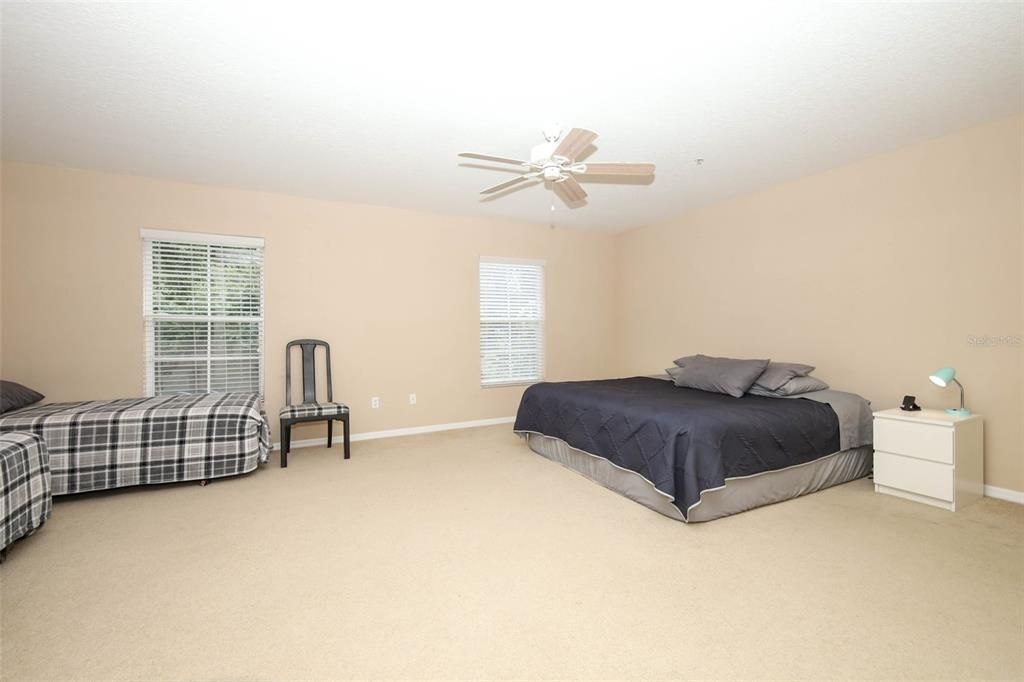 For Sale: $329,040 (3 beds, 2 baths, 1914 Square Feet)
