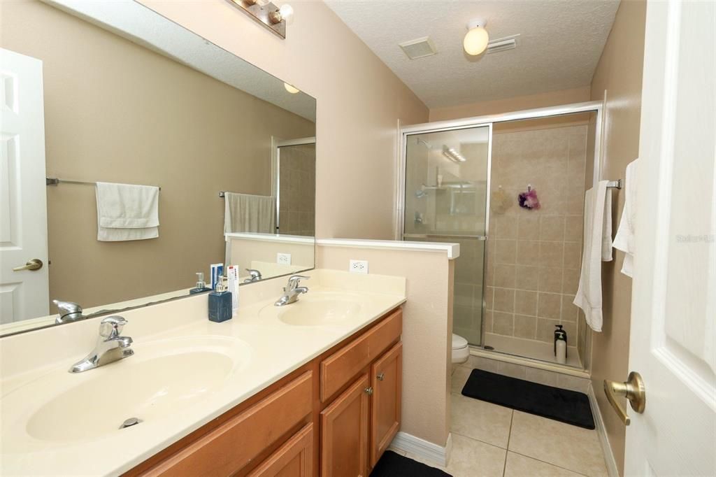 For Sale: $329,040 (3 beds, 2 baths, 1914 Square Feet)