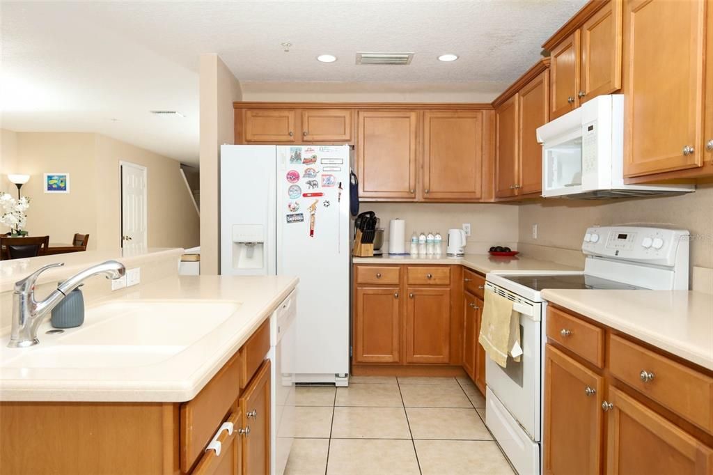 For Sale: $329,040 (3 beds, 2 baths, 1914 Square Feet)