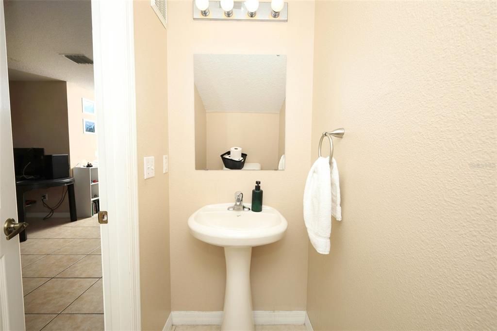 For Sale: $329,040 (3 beds, 2 baths, 1914 Square Feet)