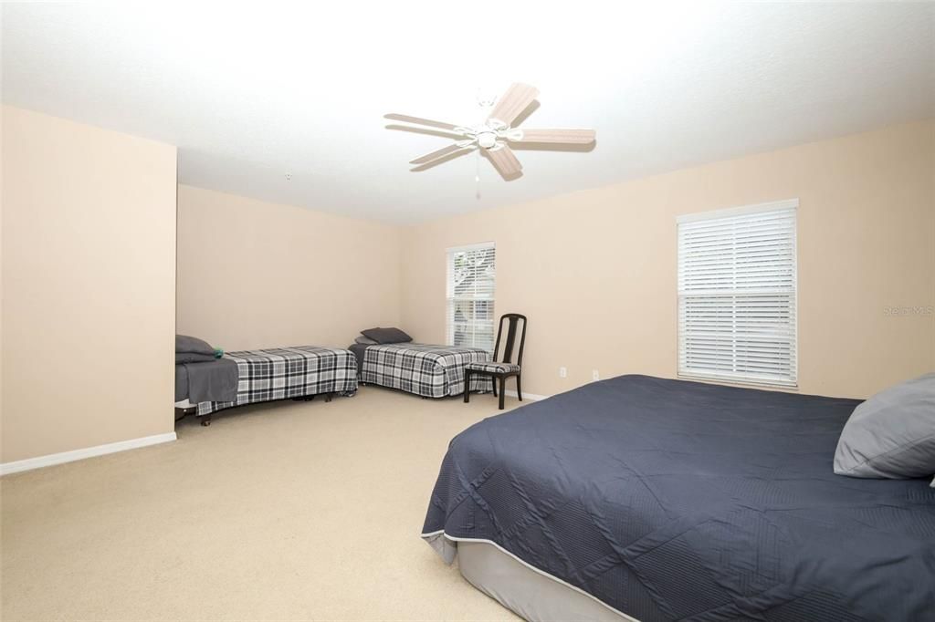 For Sale: $329,040 (3 beds, 2 baths, 1914 Square Feet)