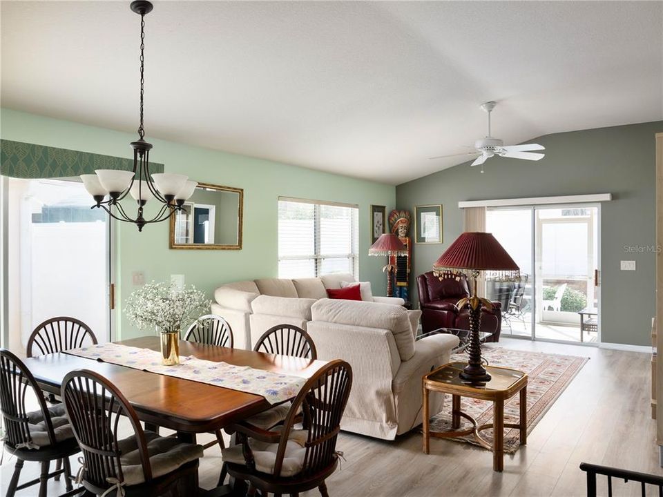 For Sale: $353,900 (3 beds, 2 baths, 1398 Square Feet)