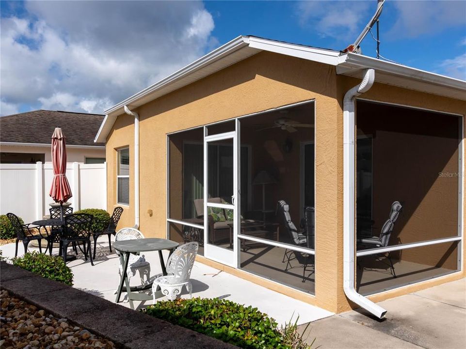 For Sale: $353,900 (3 beds, 2 baths, 1398 Square Feet)